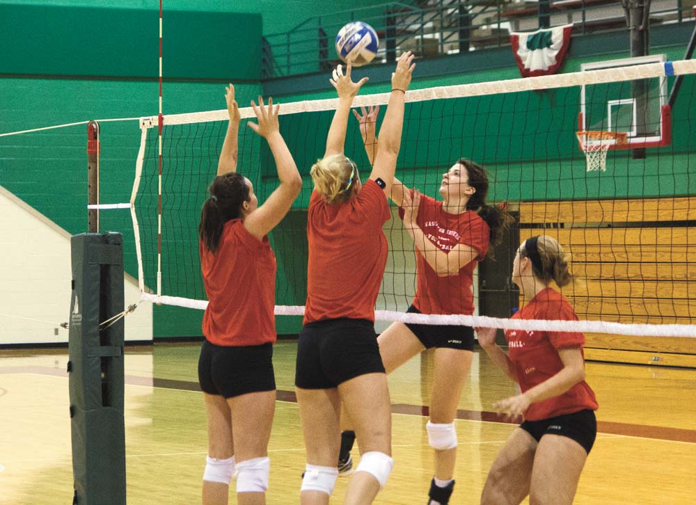 Women’s volleyball aims high for national title | Student Life