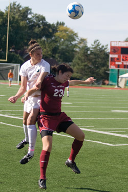 Senior Caryn Rosoff scored the only goal in Sunday’s win over Carnegie Mellon. She is now fourth all time in team career goals scored, with 40. (Nora Jehle | Student Life)