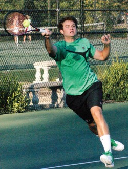 MensTennis2 Sophomore Bryan Haywood returns the ball | Men's Tennis