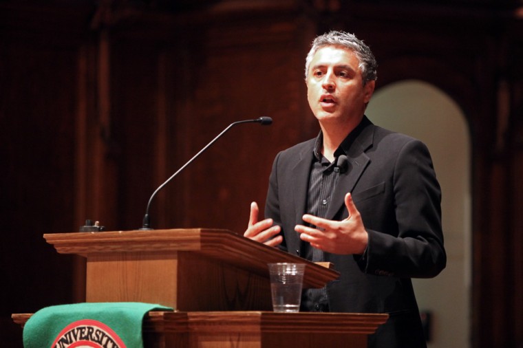 Writer and historian Reza Aslan speaks in Graham Chapel on Tuesday night about the intersection of religion and politics. Aslan kept a conversational tone rather than a lecture style at the event, which was sponsored by the Washington University Foreign Policy Engagement and part of the Student Union Speaker Series.