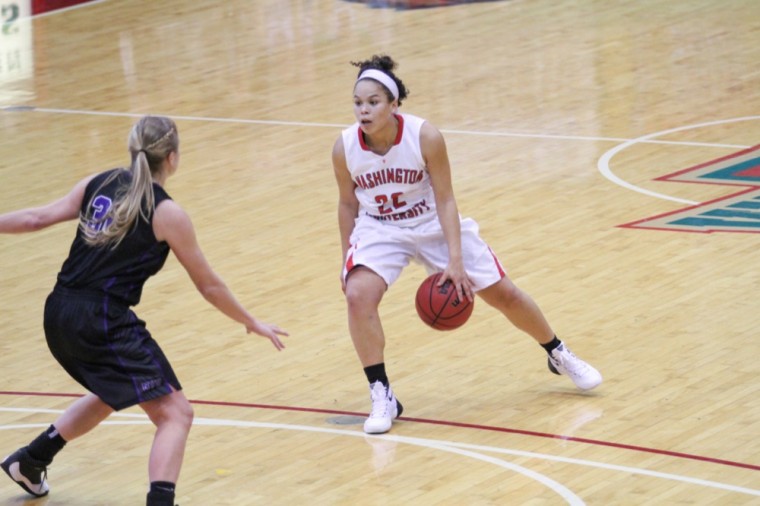 Guard Jordan Thompson scored 12 points in the Bears’ game against No. 9-ranked New York University. The hard-fought game ended in a 66-64 loss for the Bears.