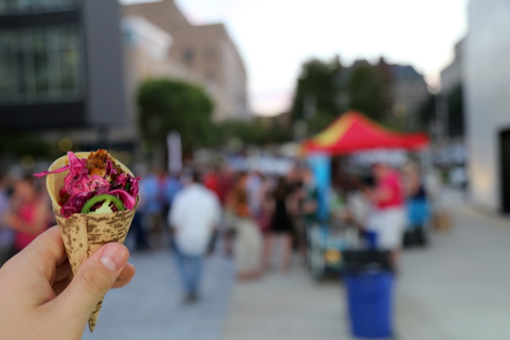  Cha Cha Chow’s Walking Taco is meant to faciliate a seamless eating-while-walking experience.