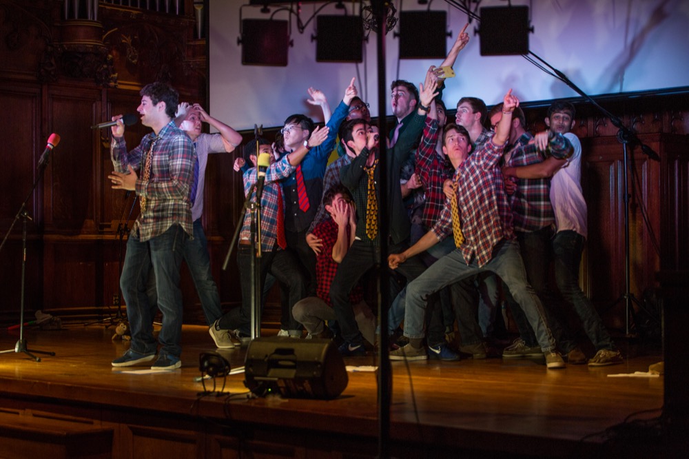 Senior Adam Kleiman performs an encore at Jammin’ Toast, The Pikers annual concert. Over the weekend, the all-male group collaborated with the all-female Greenleafs to host  a joint concert called ‘Breakfast for Dinner’ as a fun, lighthearted way to wrap up the semester.