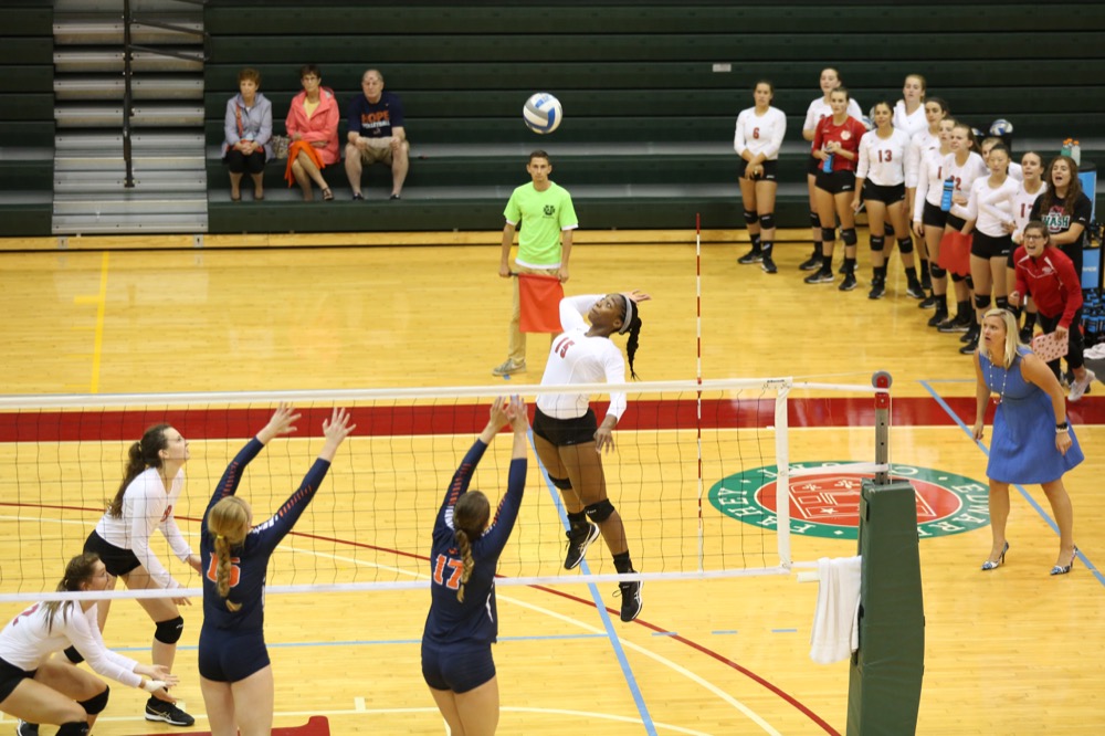 Junior Ifeoma Ufondu goes up for the spike in the Bears’ 3-0 win against Hope College last weekend. The Bears will attend the Wittenberg Fall Classic this week, where they will face three teams, including No. 3 Wittenberg Saturday afternoon.