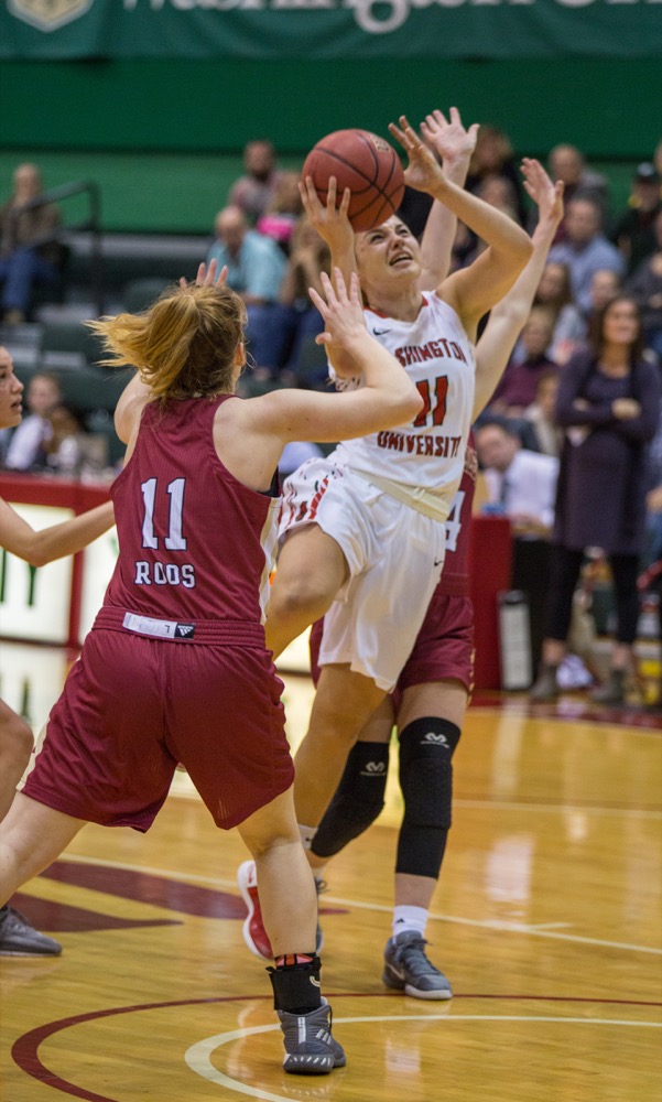 Junior Rachael Sondag goes for the layup in a game against Austin in December. After beginning 2018 with two losses, the Bears have picked up three straight wins and will look to defeat No. 7 University of Rochester in games next weekend.