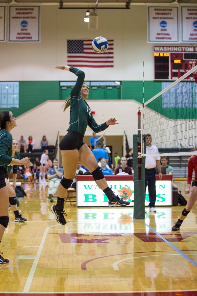 After an opening win, volleyball slows down,  falls to No. 22 Berry, Hope
