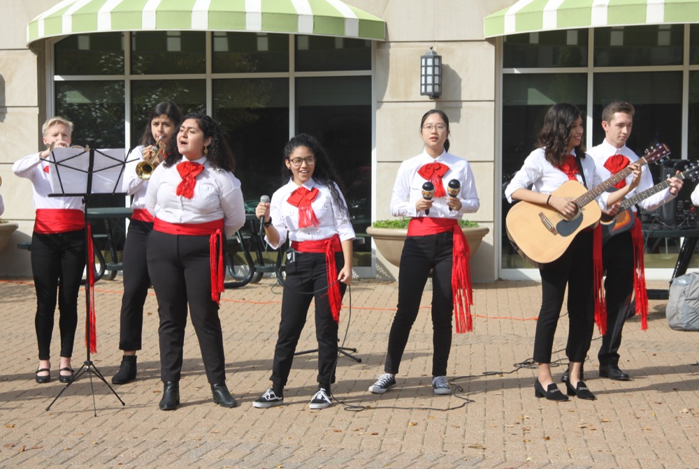 Wash. U.’s only mariachi group, Mariachi Cuicacalli performs Mexican international hit, “La Bamba,” at the Association of Latin American Students’ philanthropy event, El Mercado.