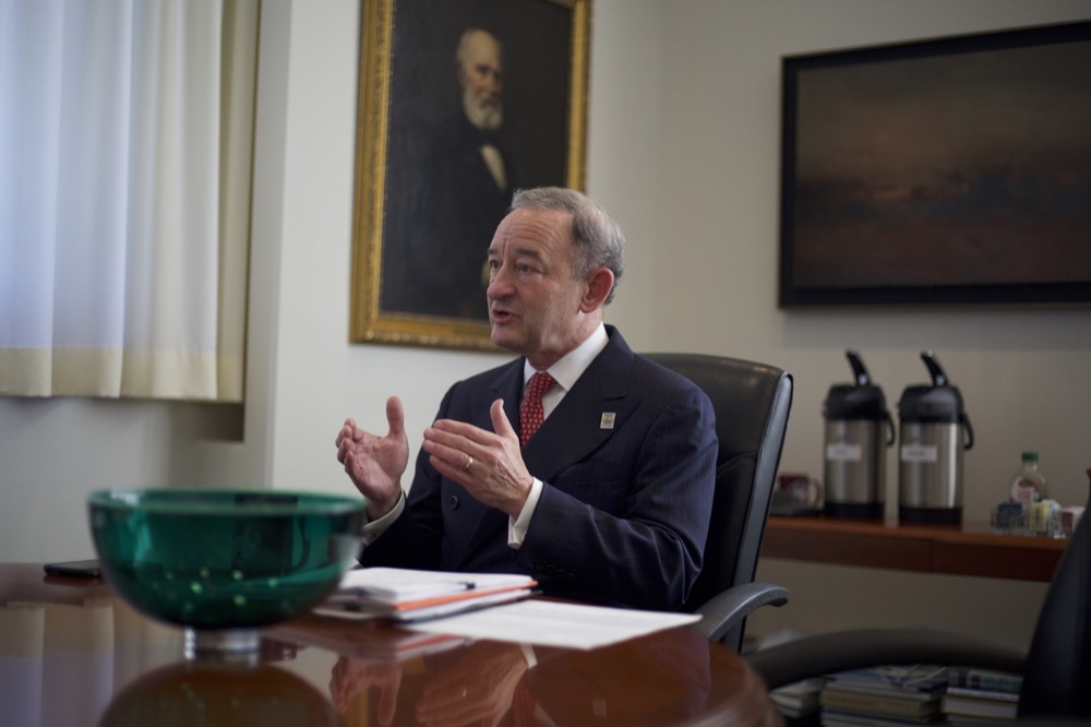 Chancellor Mark Wrighton discusses university policy with Student Life reporters in September 2017. Wrighton, who has served as Washington University’s chancellor for 24 years, will step down from his role in June, and has agreed to become chairman of the Better Together campaign.