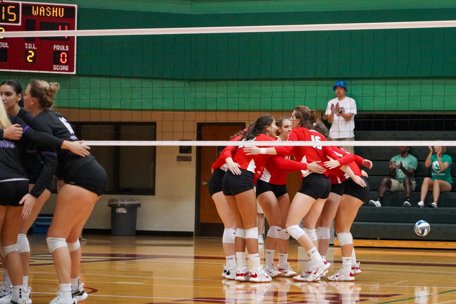 volleyball-remains-undefeated-after-first-weekend-of-uaa-play-student