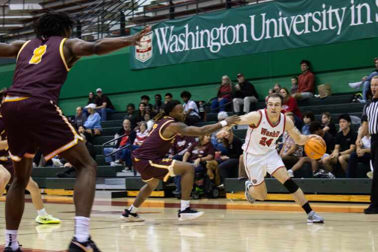 Game winner secures Lopata Classic victory for No. 5 men’s basketball