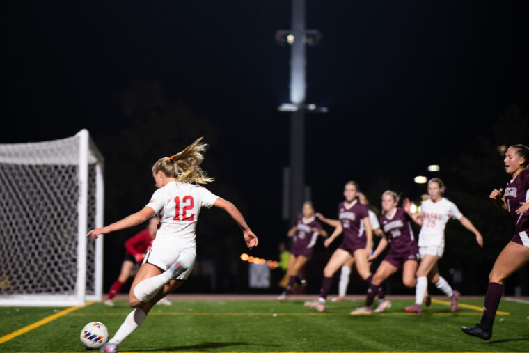No. 1 women’s soccer ties UChicago in final regular season game