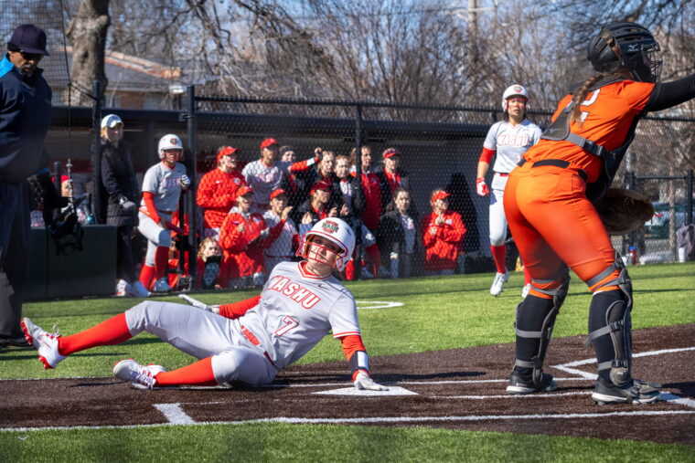 No. 16 softball defeats Wartburg in doubleheader, moves to 4-0 on season