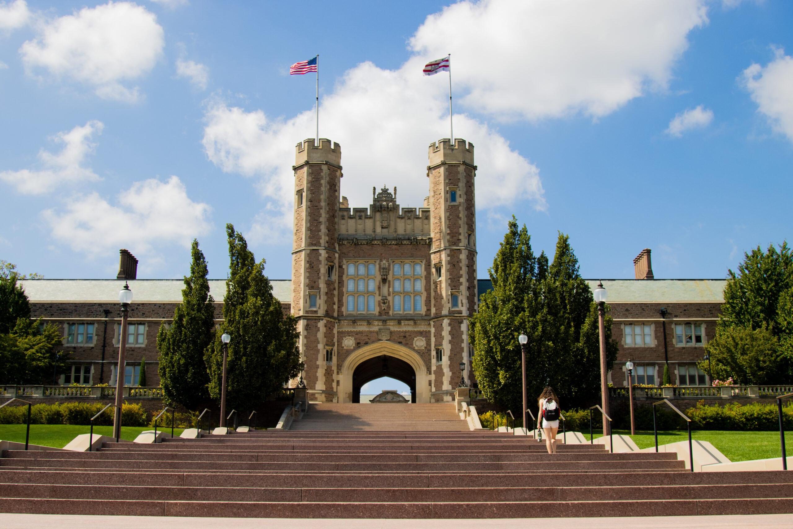 WashU sends emergency alert for armed person