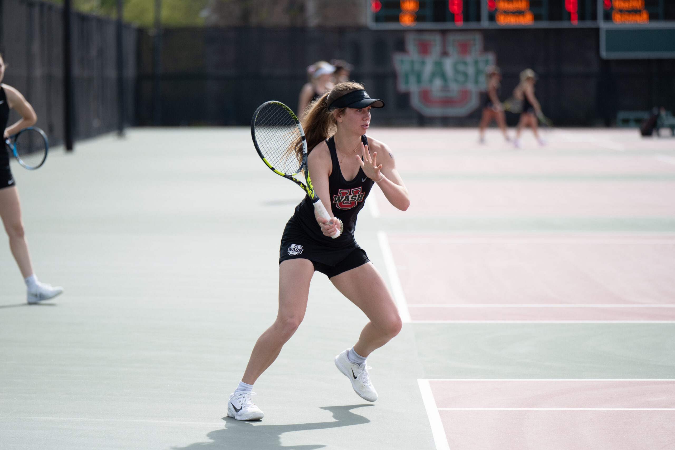No. 2 WashU splits weekend with a loss against No. 4 UChicago and a sweep of Grinnell College