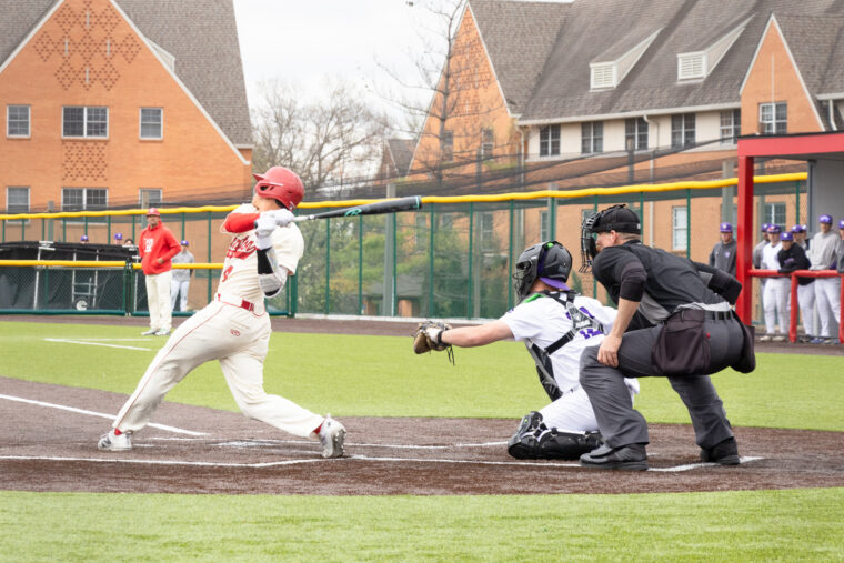 No. 14 baseball goes 3-1 against NYU in UAA conference play