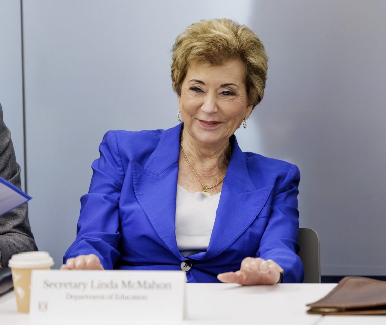 U.S. Secretary of Education visits WashU as part of 50-state tour