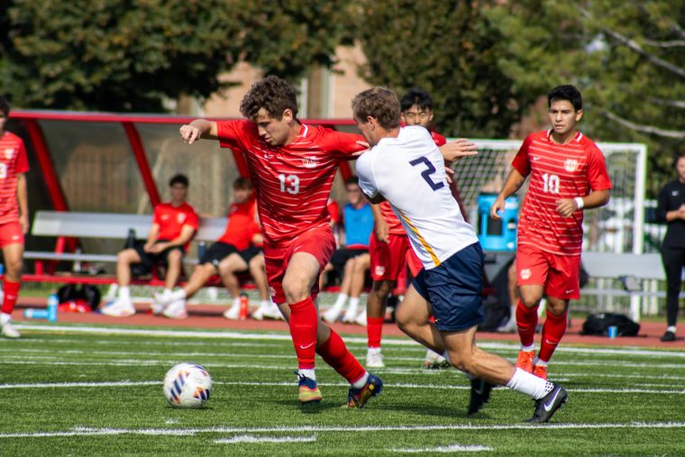 Men’s soccer comes out winless in UAA matches against Rochester and Emory
